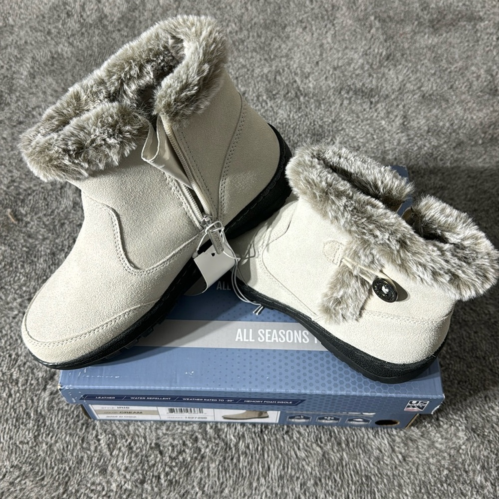 KHOMBU SHOES COLOR CREAM SIZE 7